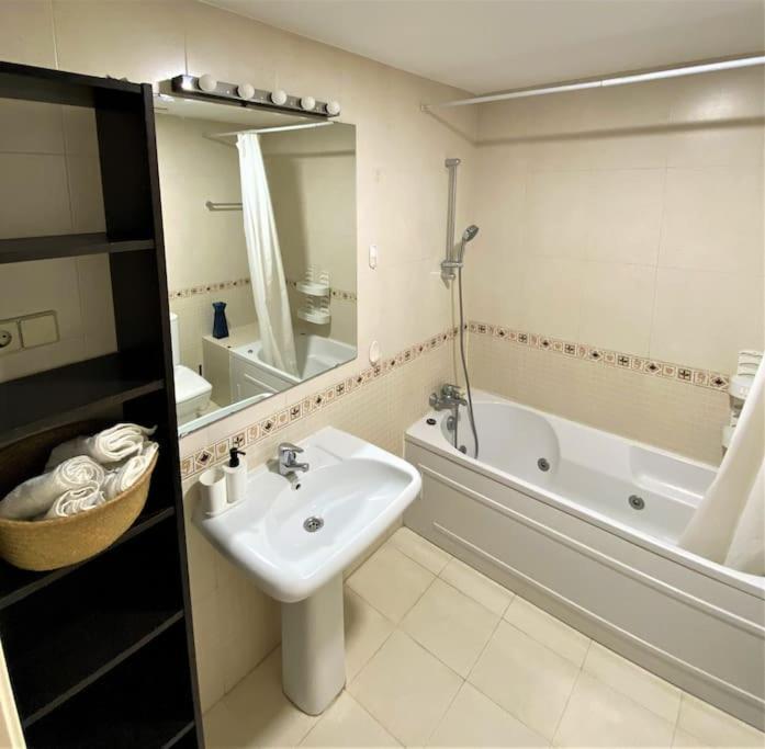 Klimatyczny Loft I Egzotyczny Basen Apartamento Benalmádena Exterior foto