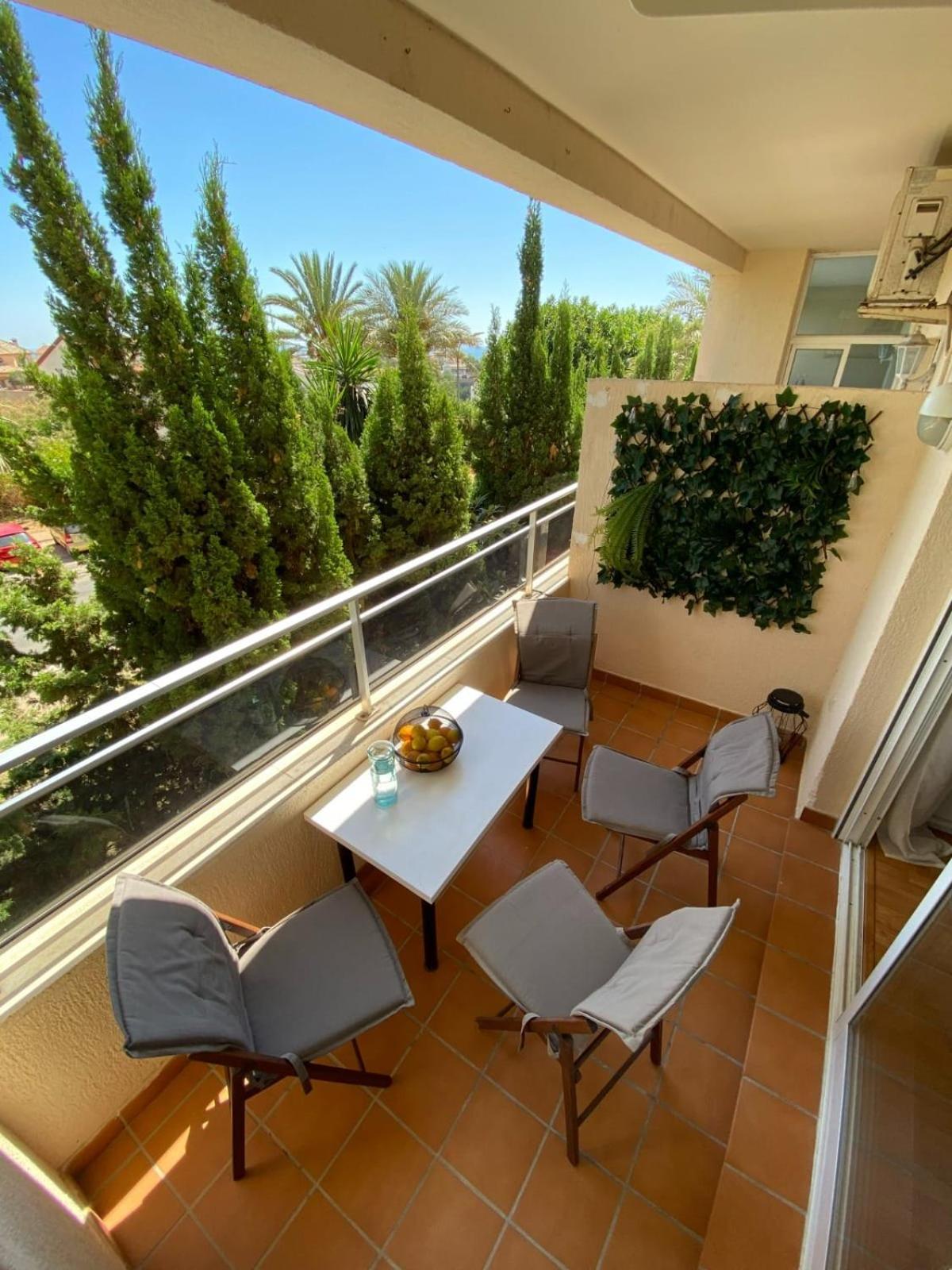 Klimatyczny Loft I Egzotyczny Basen Apartamento Benalmádena Exterior foto